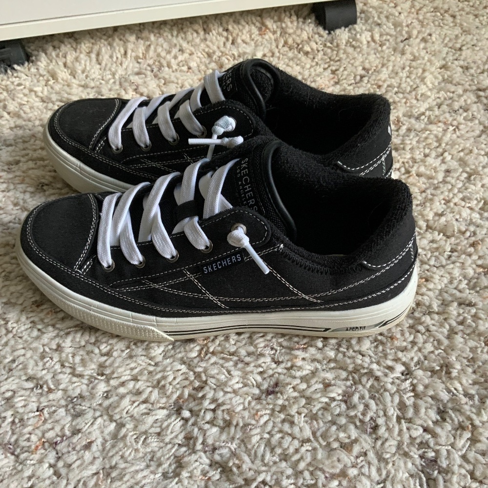 Skechers